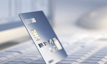 信用卡宽限期还更低还款算逾期吗：还款方式影响信用吗？
