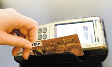 如何使用还车贷信用卡提取现金？了解详细操作步骤和限制条件
