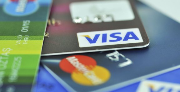 怎样用他行银行卡还信用卡不用手续费：蓄卡还信用卡是否收费？